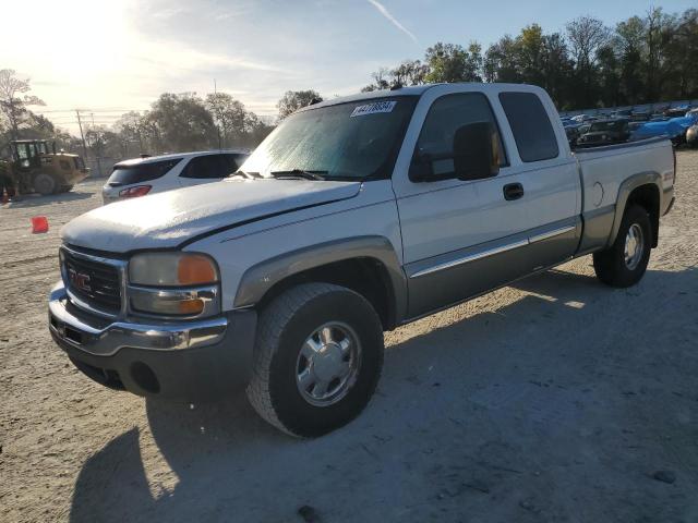 Image 1 of 2003 GMC NEW SIERRA K1500 2003 with VIN 2GTEK19T731196143