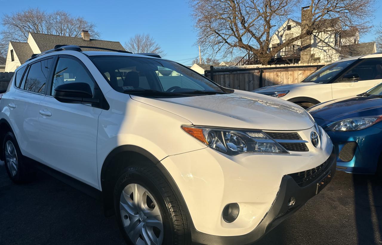 Image 1 of 2015 TOYOTA RAV4 LE 2015 with VIN 2T3BFREV7FW271464