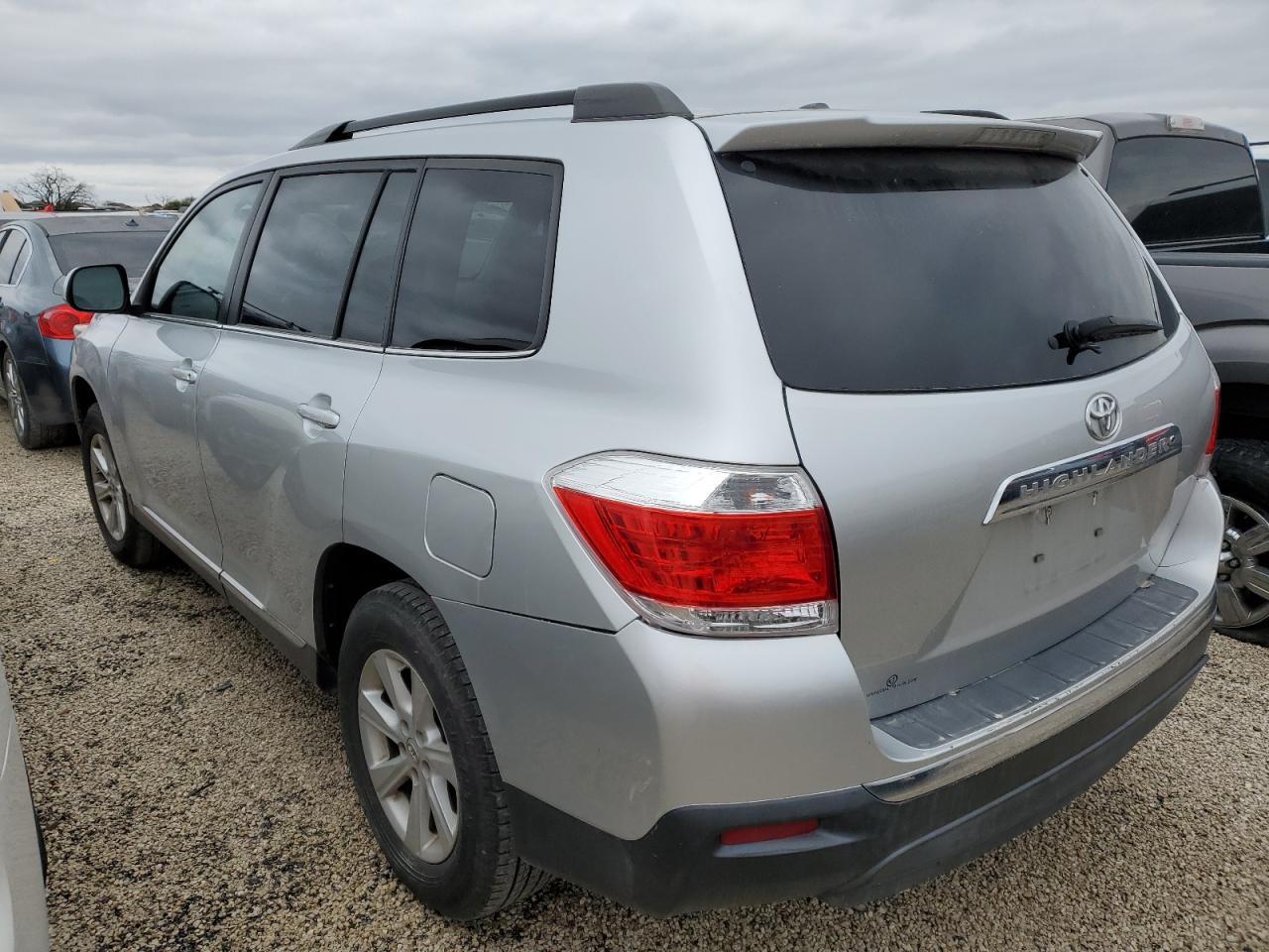 Image 3 of 2011 TOYOTA HIGHLANDER BASE 2011 with VIN 5TDZK3EH0BS025823