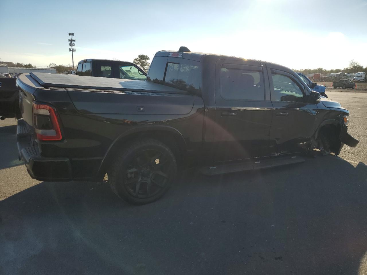 Изображение 3 2022 RAM 1500 LARAMIE 2022 с VIN 1C6SRFJT6NN445743