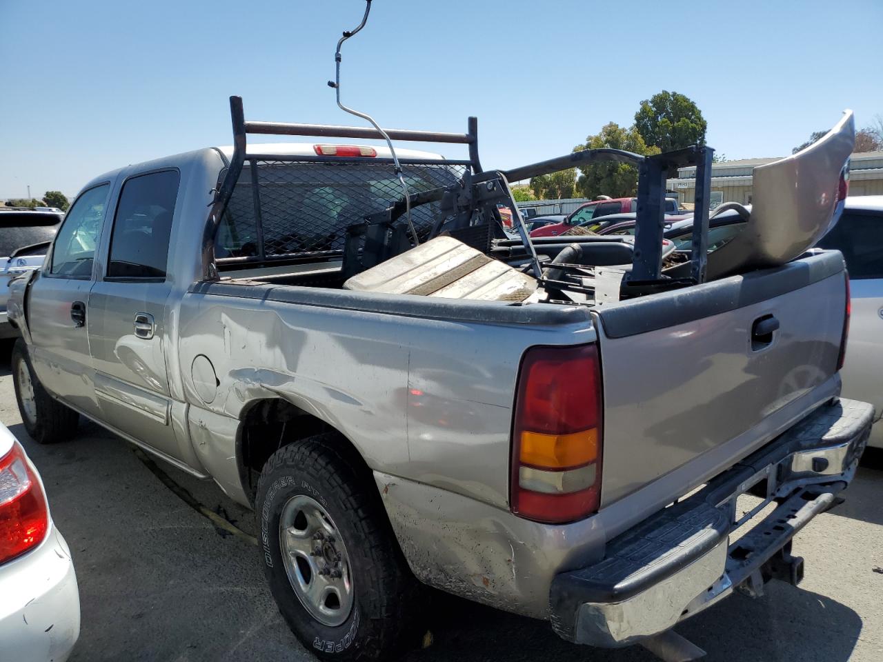 Obraz 2 z 2006 GMC NEW SIERRA C1500 2006 z VIN 2GTEC13Z961256440