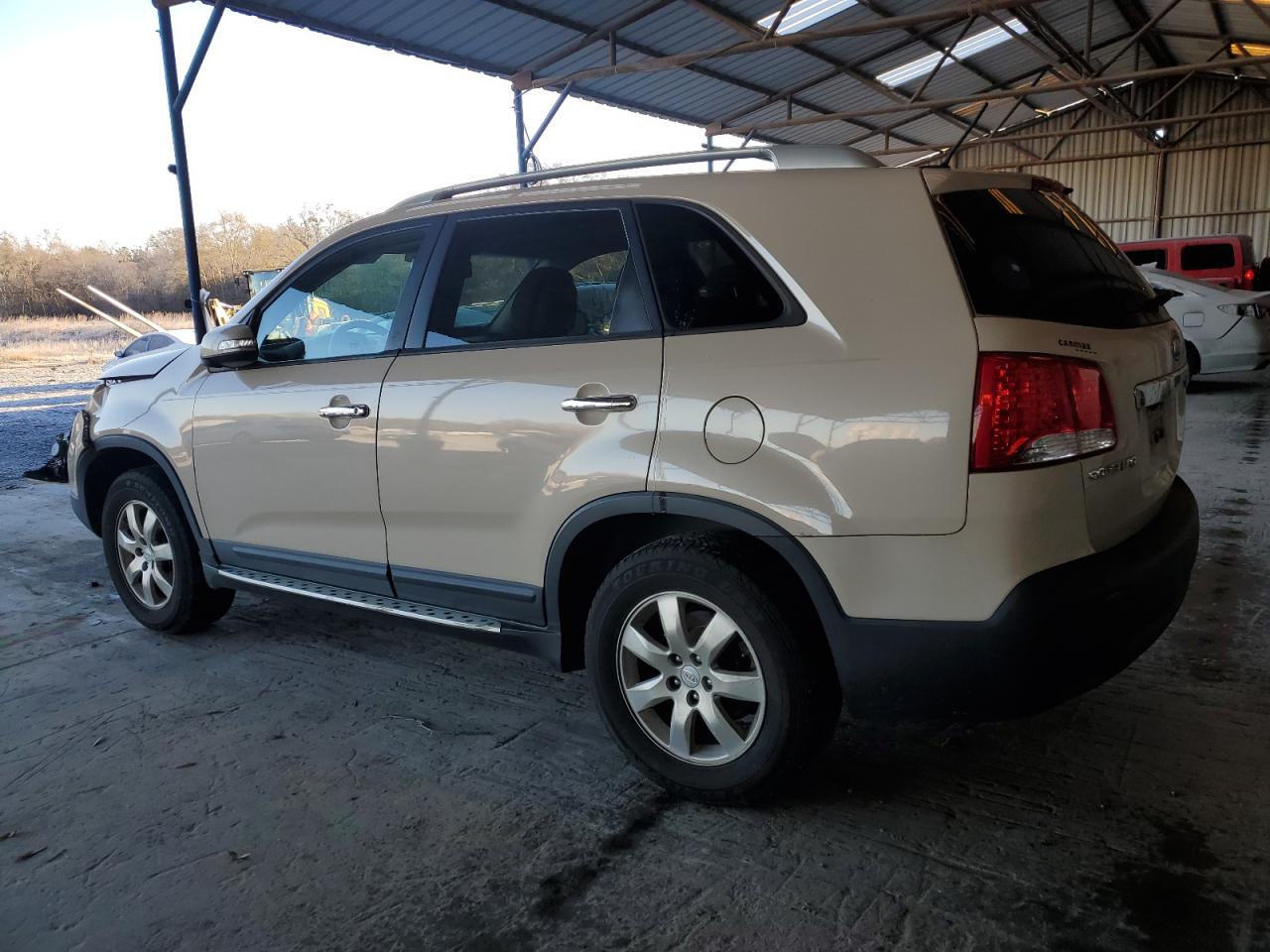 Image 2 of 2011 KIA SORENTO BASE 2011 with VIN 5XYKT3A1XBG164622