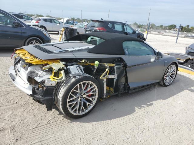 Image 3 of 2018 AUDI R8 SPYDER 2018 with VIN WUAVACFX6J7902432