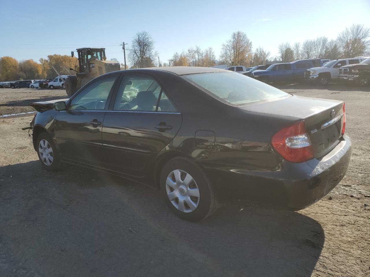 Image 2 of 2002 TOYOTA CAMRY LE 2002 with VIN JTDBE32K820054319