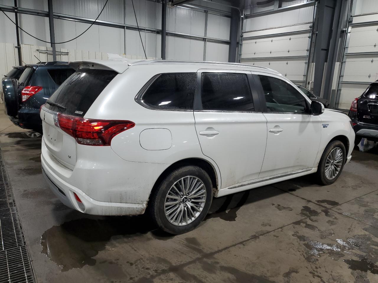 Obraz 3 z 2021 MITSUBISHI OUTLANDER FE 2021 z VIN JA4J2VA71MZ000978
