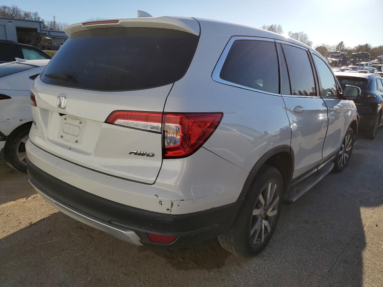 Image 3 of 2020 HONDA PILOT EXL 2020 with VIN 5FNYF6H51LB037097