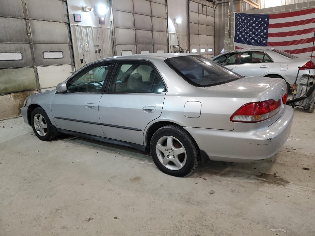 Изображение 2 2002 HONDA ACCORD LX 2002 с VIN 3HGCG66512G700219