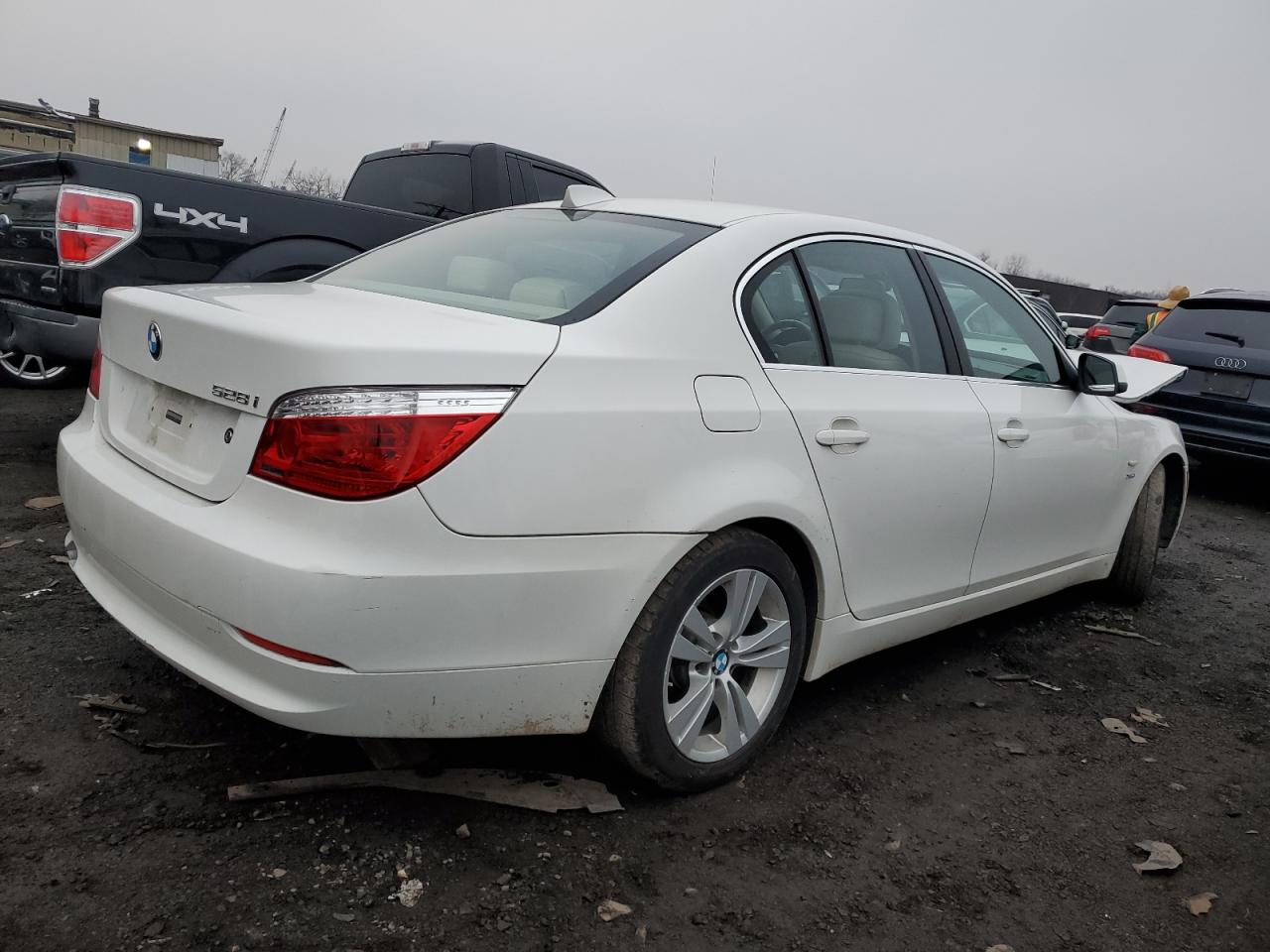 Obraz 3 z 2010 BMW 528 XI 2010 z VIN WBANV1C56AC389194