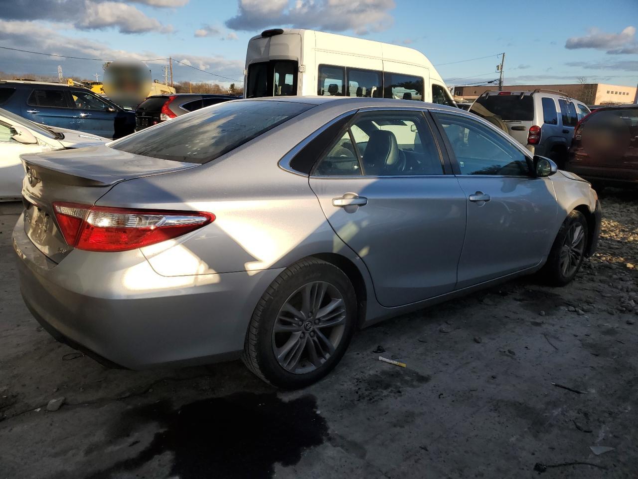Image 3 of 2016 TOYOTA CAMRY LE 2016 with VIN 4T1BF1FK0GU118568