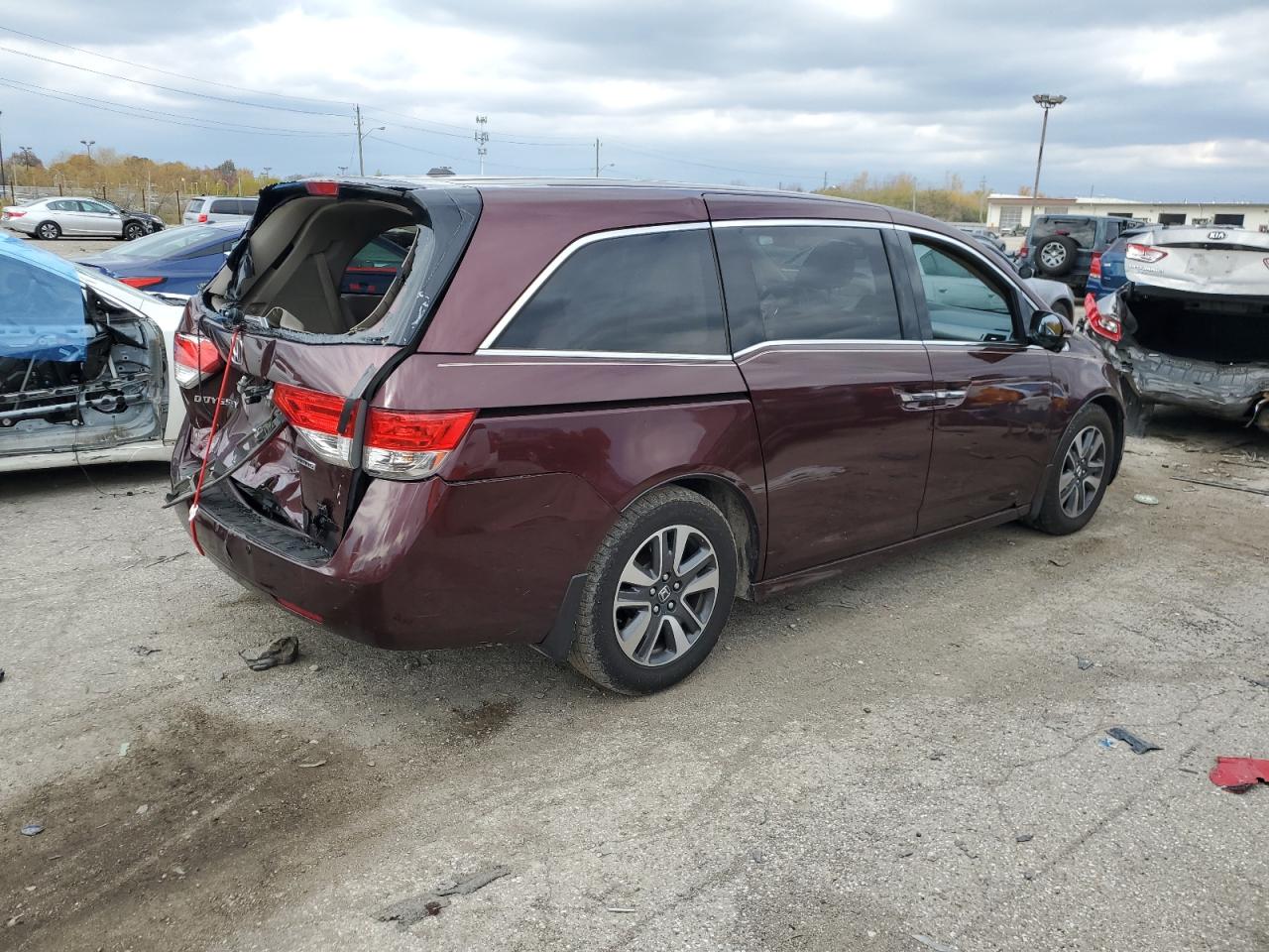 Image 3 of 2015 HONDA ODYSSEY TOURING 2015 with VIN 5FNRL5H90FB095958