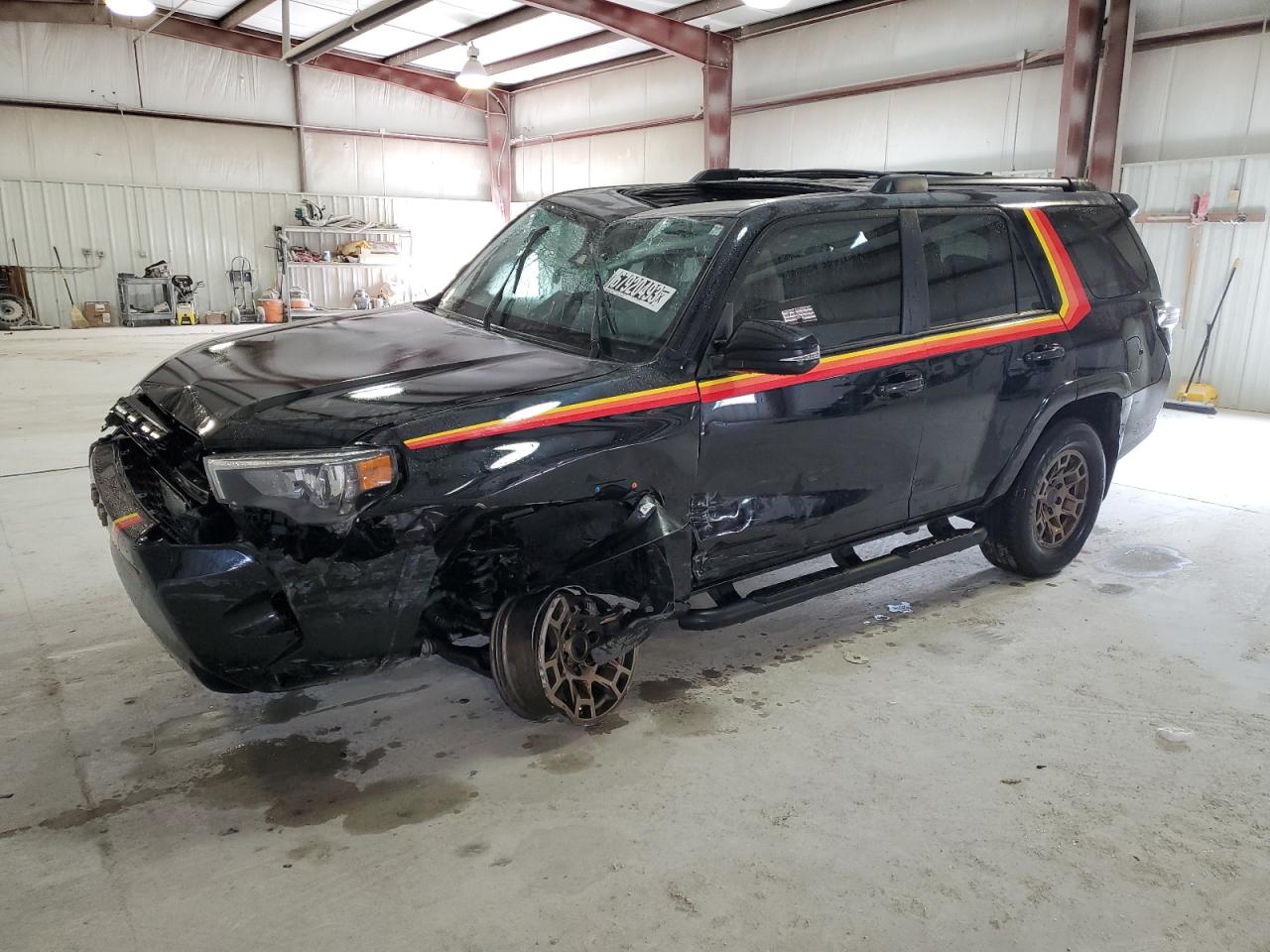 Изображение 1 2023 TOYOTA 4RUNNER 40TH ANNIVERSARY SE 2023 с VIN JTEUU5JR4P6112951