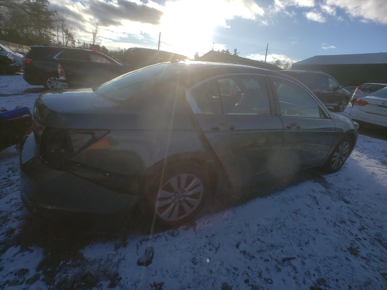 Image 3 of 2011 HONDA ACCORD EXL 2011 with VIN 1HGCP3F85BA015132