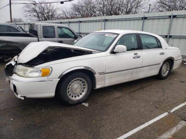 Obraz 1 z 2002 LINCOLN TOWN CAR EXECUTIVE 2002 z VIN 1LNHM81W82Y616490