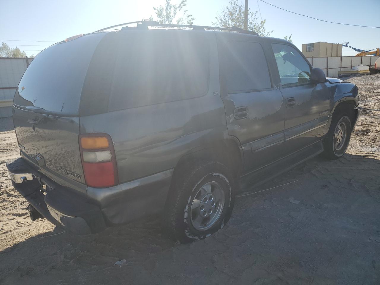 Image 3 of 2000 CHEVROLET TAHOE C1500 2000 with VIN 1GNEC13T1YJ114871