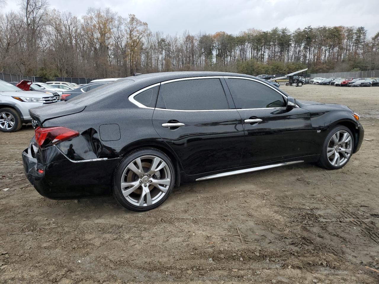 Image 3 of 2016 INFINITI Q70L 3.7 2016 with VIN JN1BY1PPXGM630351
