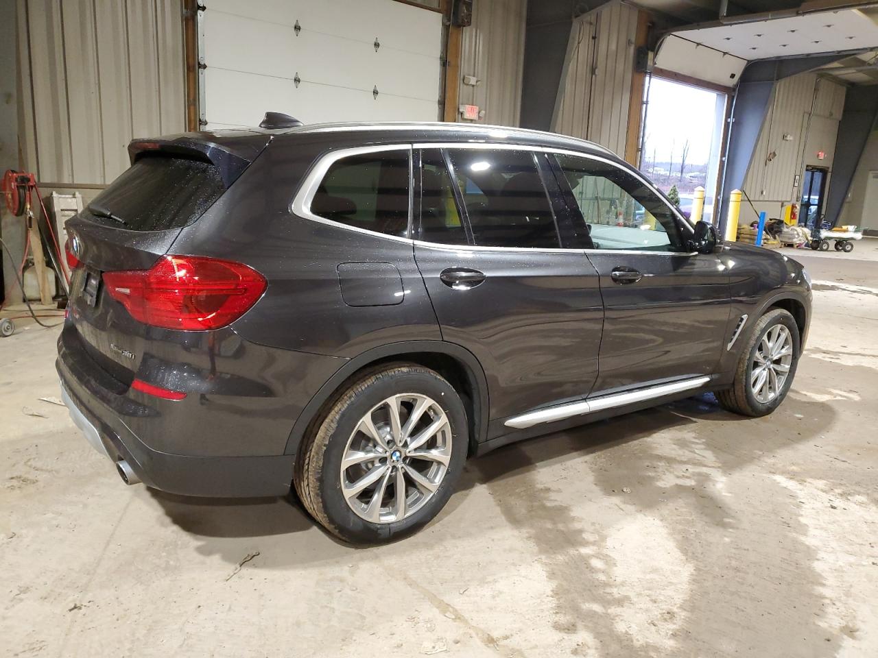 Obraz 3 z 2019 BMW X3 XDRIVE30I 2019 z VIN 5UXTR9C51KLE13241