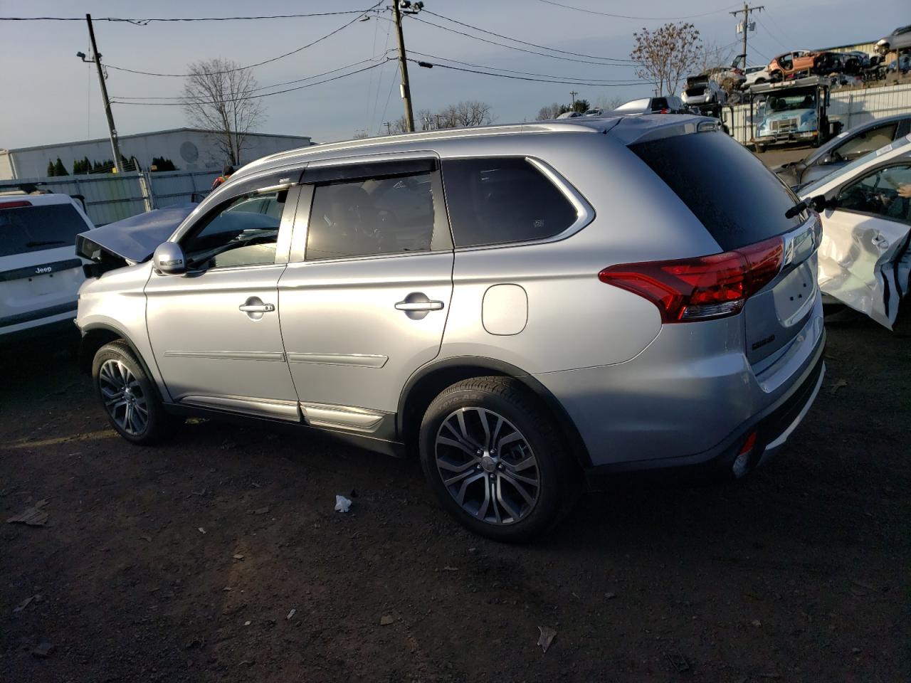 Image 2 of 2017 MITSUBISHI OUTLANDER SE 2017 with VIN JA4AZ3A31HZ024622