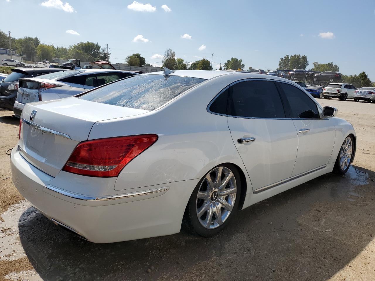 Image 3 of 2012 HYUNDAI EQUUS SIGNATURE 2012 with VIN KMHGH4JH5CU056642