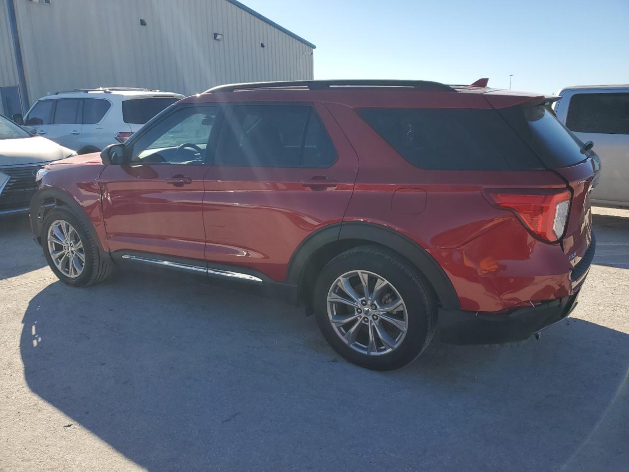 Image 2 of 2020 FORD EXPLORER XLT 2020 with VIN 1FMSK7DH5LGC41863