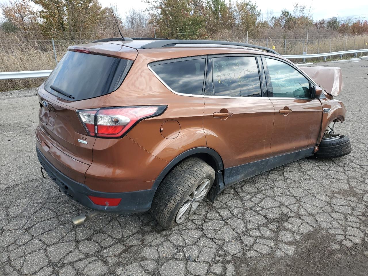Image 3 of 2017 FORD ESCAPE SE 2017 with VIN 1FMCU0GD3HUB77779