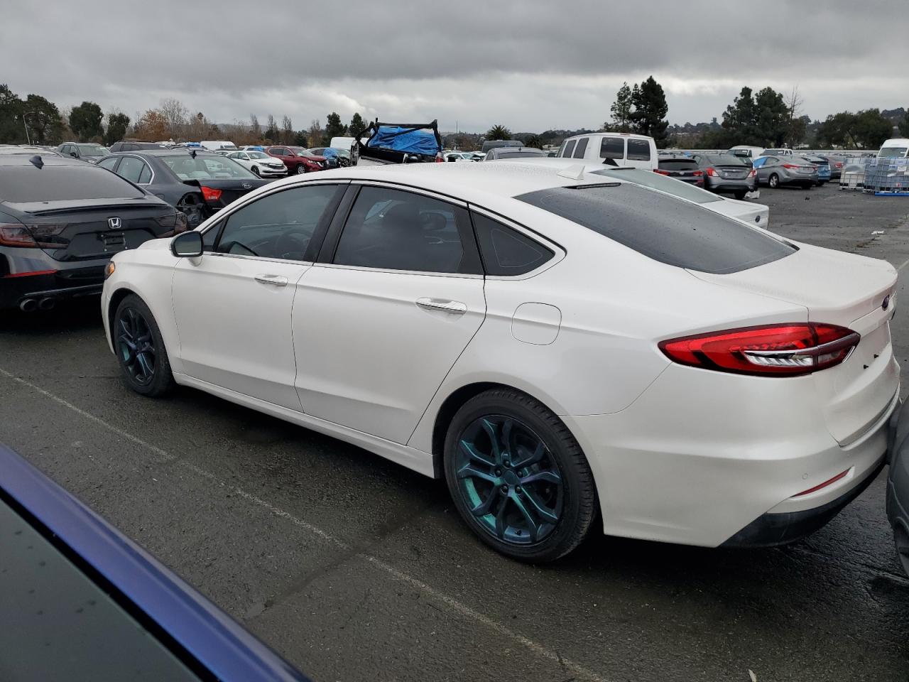 Изображение 2 2019 FORD FUSION SEL 2019 с VIN 3FA6P0CD8KR257579