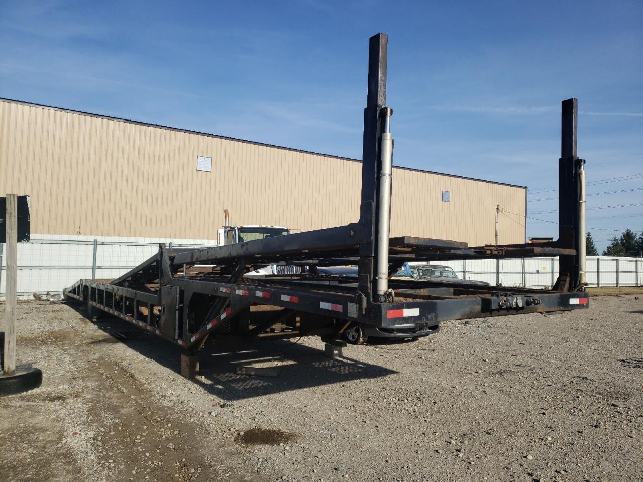 Obraz 1 z 2011 SUNC TRAILER 2011 z VIN 4S9CD5310BP133067