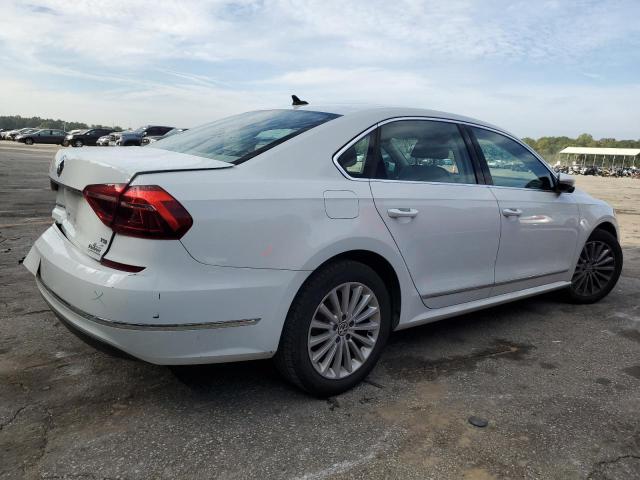 Изображение 3 2017 VOLKSWAGEN PASSAT SE 2017 с VIN 1VWBT7A35HC041264