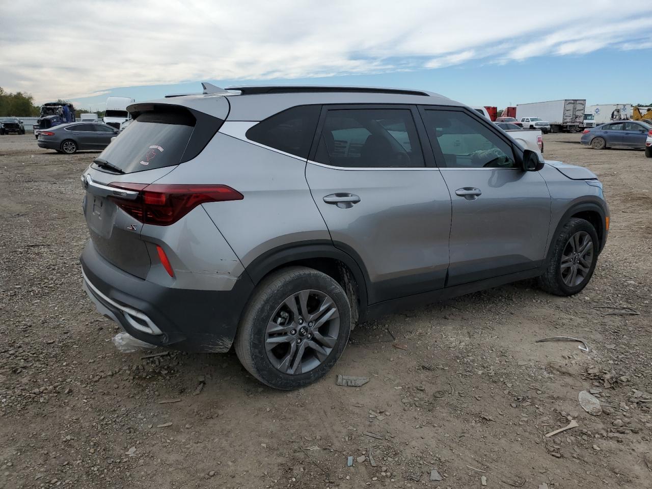 Obraz 3 z 2021 KIA SELTOS S 2021 z VIN KNDEU2AA0M7052206