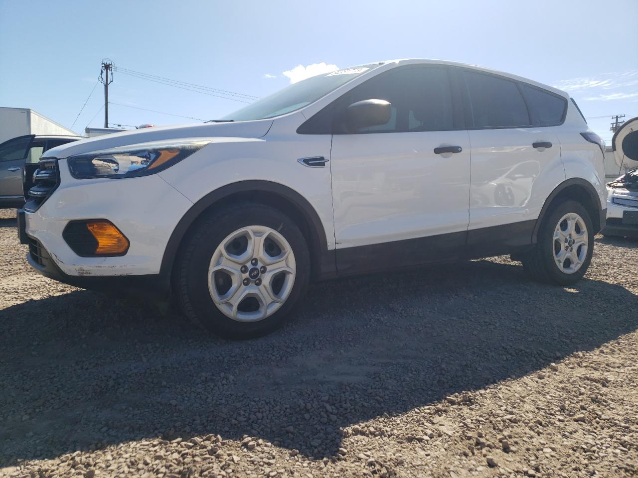Изображение 1 2018 FORD ESCAPE S 2018 с VIN 1FMCU0F72JUD54873