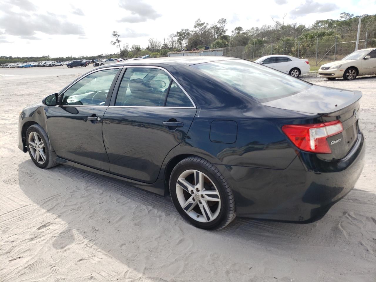 Obraz 2 z 2012 TOYOTA CAMRY BASE 2012 z VIN 4T1BF1FK3CU198152