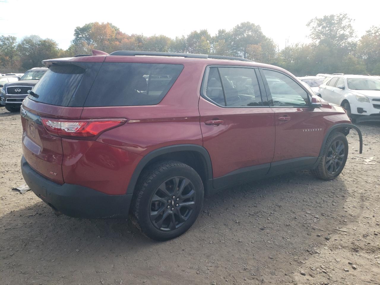 Image 3 of 2019 CHEVROLET TRAVERSE RS 2019 with VIN 1GNERJKX6KJ103052