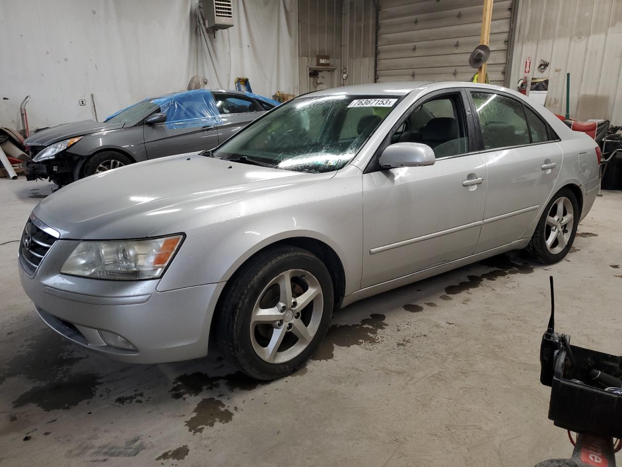 Image 1 of 2009 HYUNDAI SONATA SE 2009 with VIN 5NPEU46CX9H510181