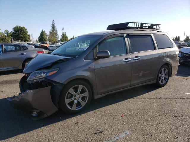 Image 1 of 2017 TOYOTA SIENNA SE 2017 with VIN 5TDXZ3DC8HS850297