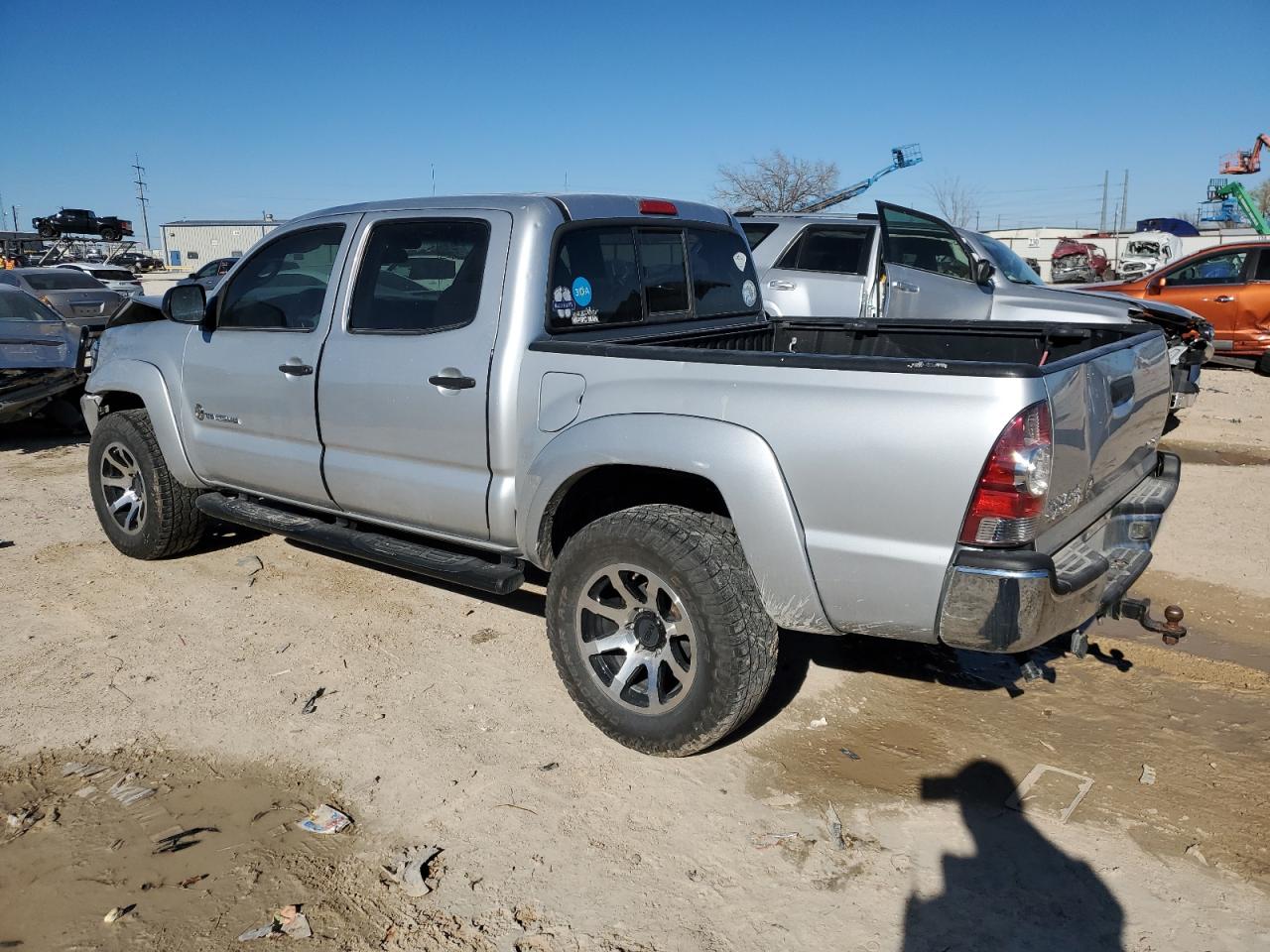 Image 2 of 2013 TOYOTA TACOMA DOUBLE CAB 2013 with VIN 5TFLU4EN9DX055847
