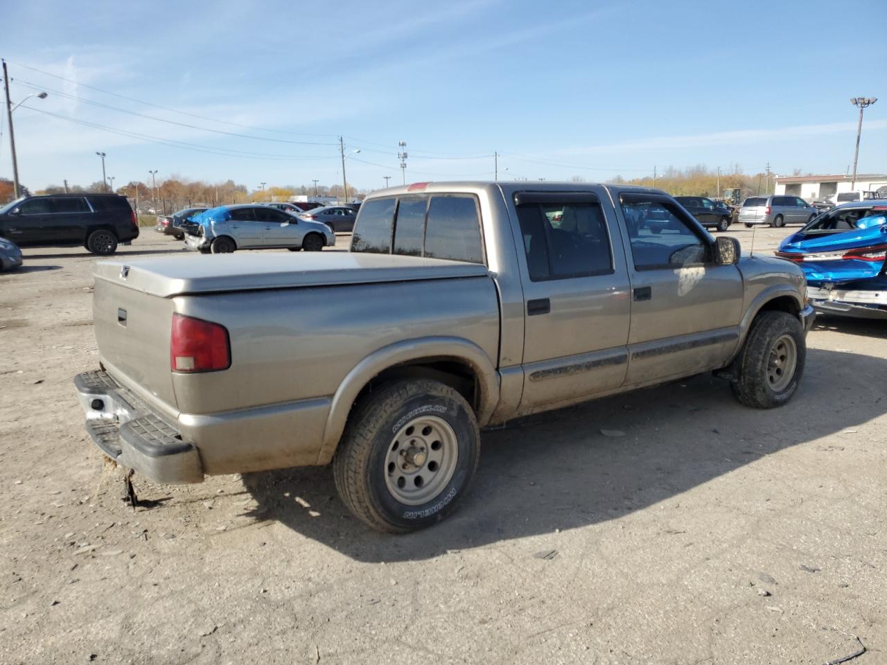 Image 3 of 2002 CHEVROLET S TRUCK S10 2002 with VIN 1GCDT13W02K100413