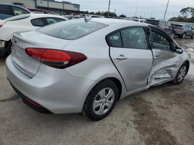 Obraz 3 z 2017 KIA FORTE LX 2017 z VIN 3KPFK4A70HE076571