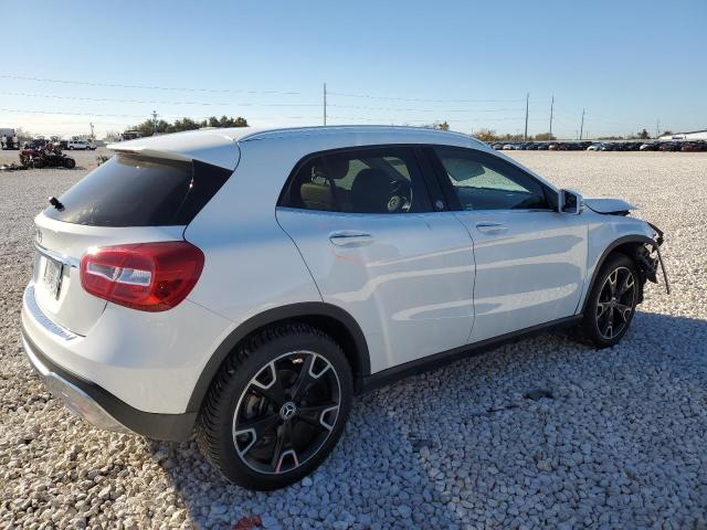 Image 3 of 2019 MERCEDES-BENZ GLA 250 2019 with VIN WDCTG4EB2KU010352
