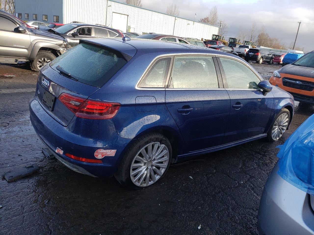 Obraz 3 z 2016 AUDI A3 E-TRON PREMIUM PLUS 2016 z VIN WAUTPBFF7GA082102