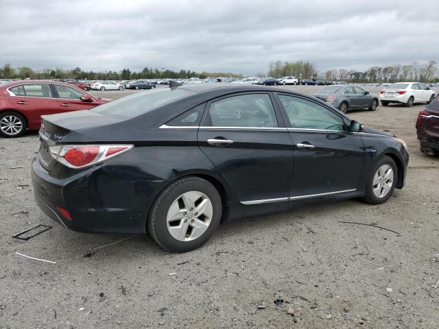 Image 3 of 2012 HYUNDAI SONATA HYBRID 2012 with VIN KMHEC4A44CA046060