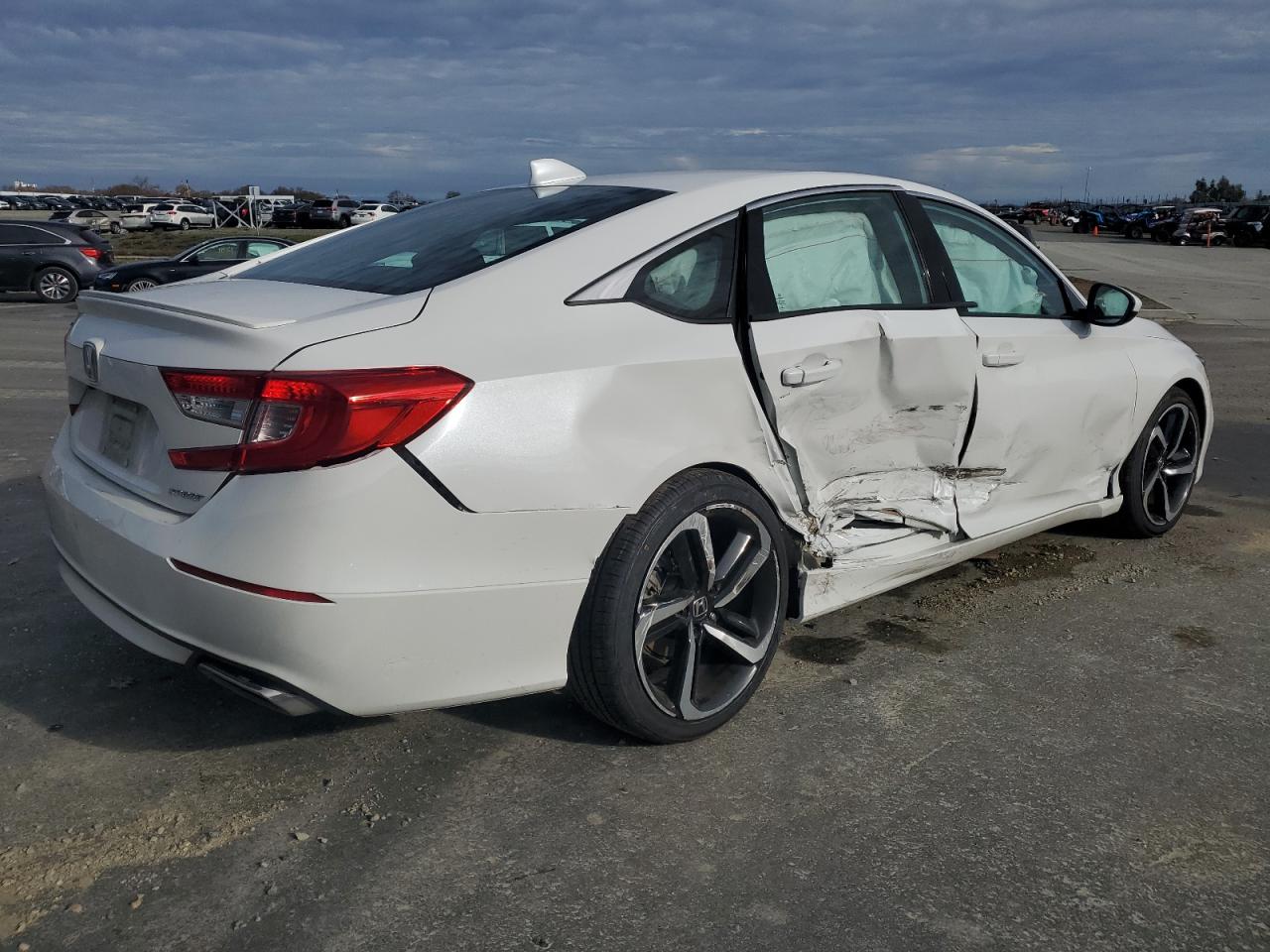 Obraz 3 z 2019 HONDA ACCORD SPORT 2019 z VIN 1HGCV1F32KA141351