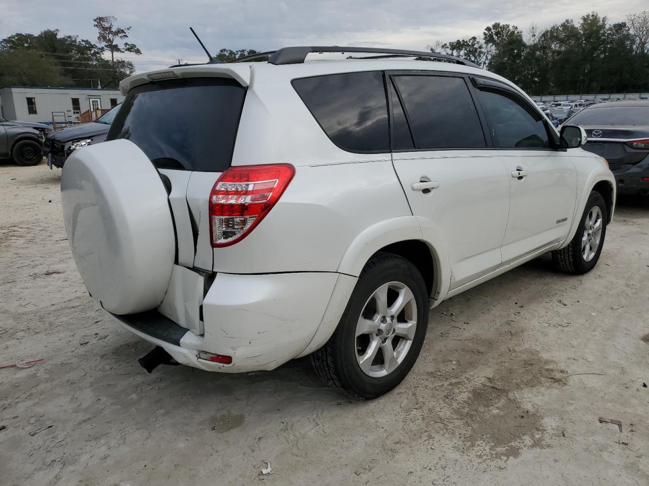 Image 3 of 2009 TOYOTA RAV4 LIMITED 2009 with VIN JTMZF31V095008939