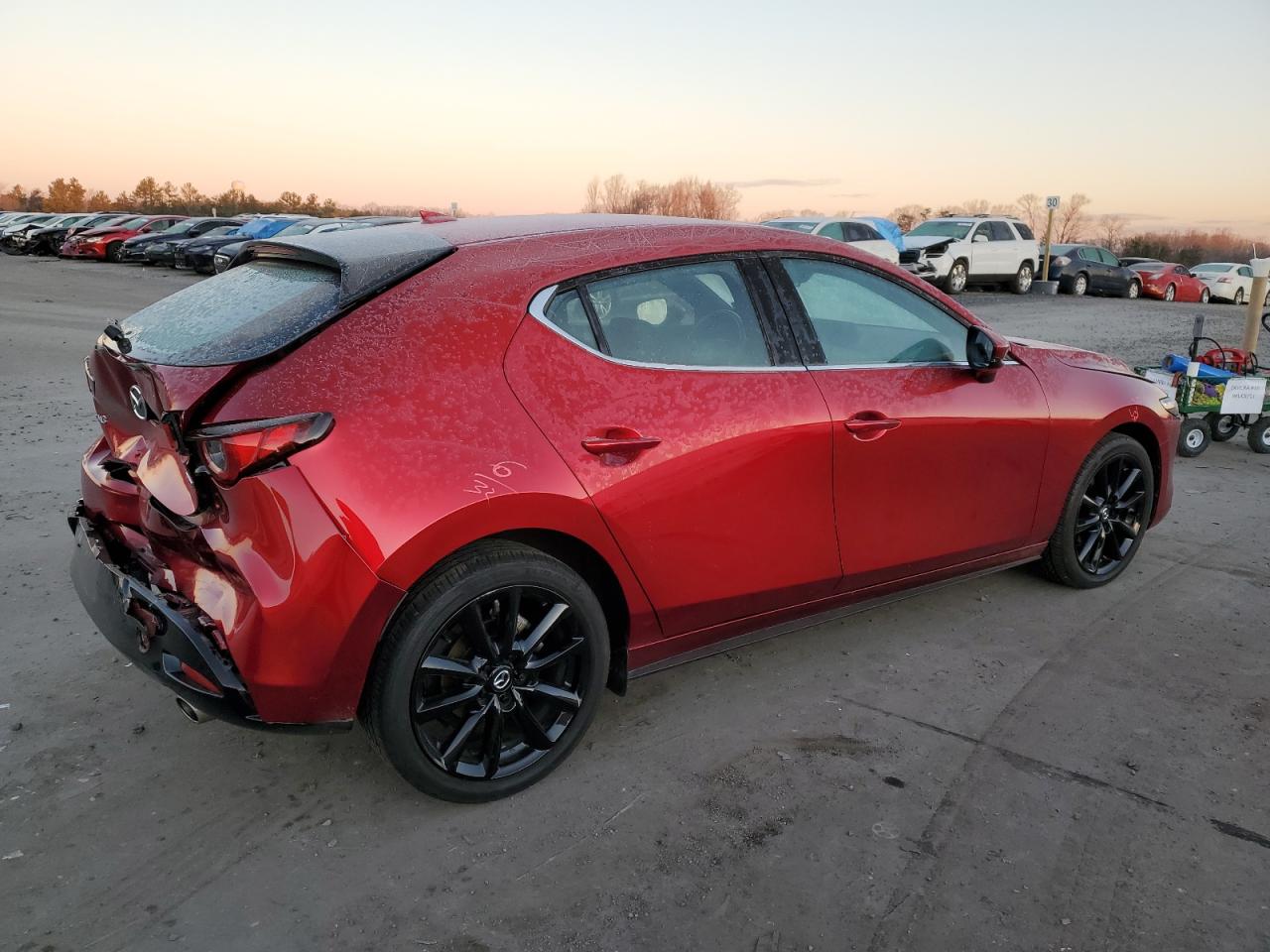 Image 3 of 2022 MAZDA 3 PREMIUM 2022 with VIN JM1BPAML8N1513559