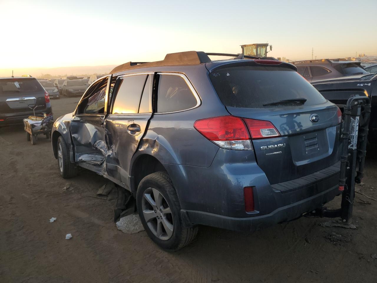 Изображение 2 2013 SUBARU OUTBACK 2.5I LIMITED 2013 с VIN 4S4BRBJC0D3257503