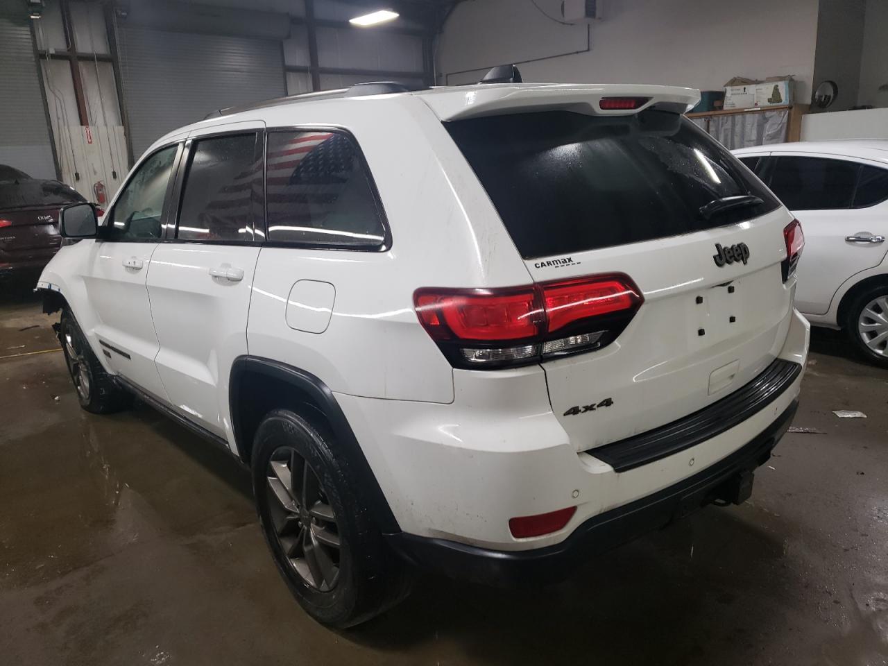 Obraz 2 z 2016 JEEP GRAND CHEROKEE LAREDO 2016 z VIN 1C4RJFAG2GC470767