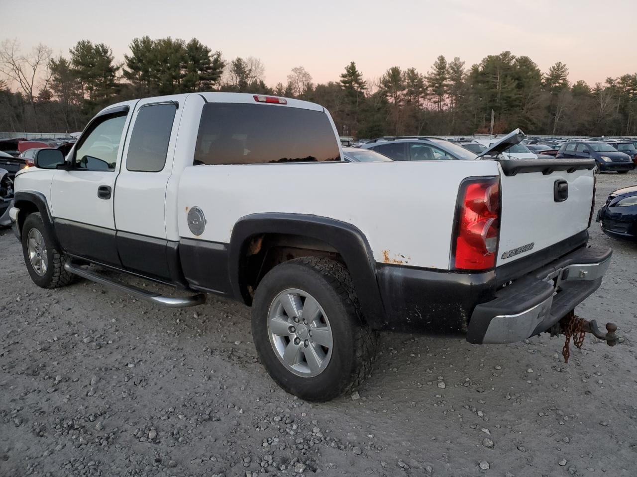 Image 2 of 2006 CHEVROLET SILVERADO K1500 2006 with VIN 1GCEK19Z36Z233074