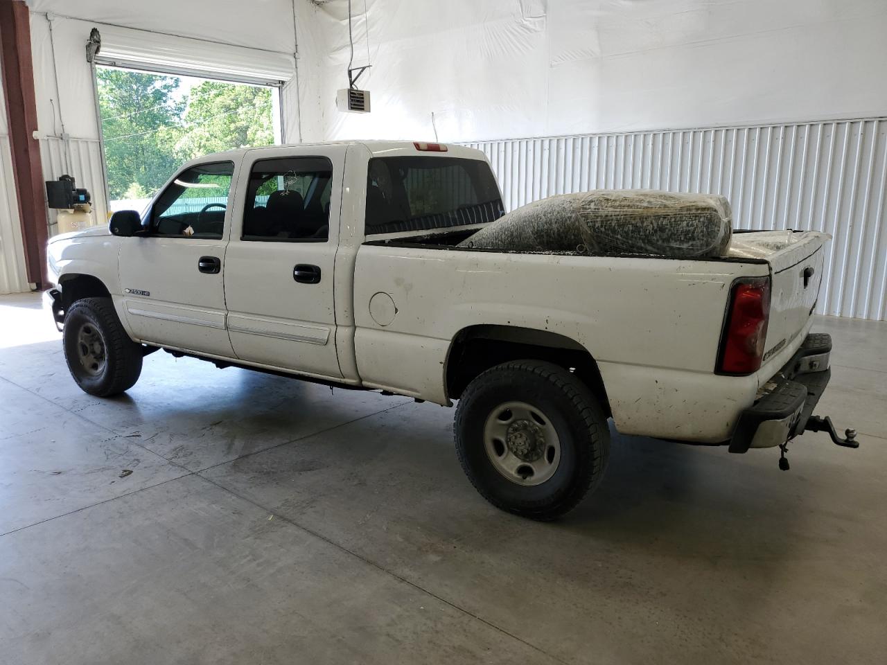 Изображение 2 2005 CHEVROLET SILVERADO K2500 HEAVY DUTY 2005 с VIN 1GCHK23U45F861869