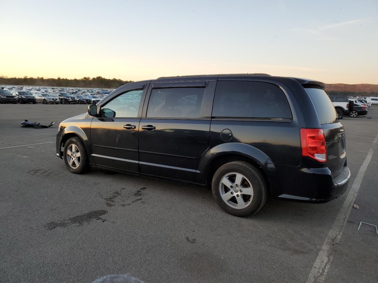 Obraz 2 z 2011 DODGE GRAND CARAVAN MAINSTREET 2011 z VIN 2D4RN3DG2BR639171
