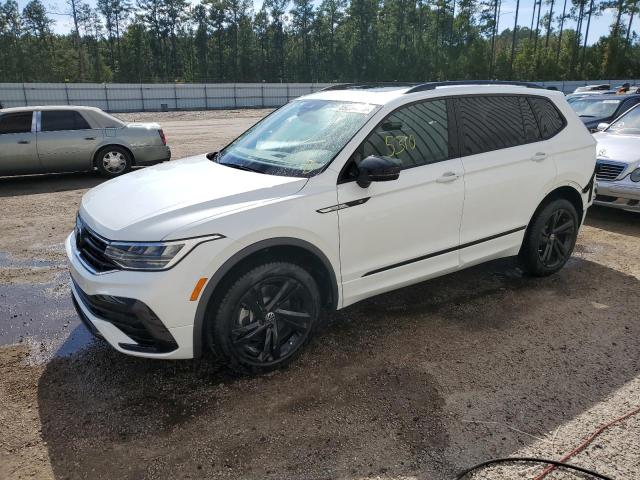 Image 1 of 2023 VOLKSWAGEN TIGUAN SE R-LINE BLACK 2023 with VIN 3VVCB7AX1PM076105