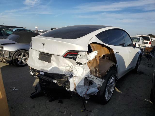 Obraz 3 z 2022 TESLA MODEL Y  2022 z VIN 7SAYGDEE8NF358467