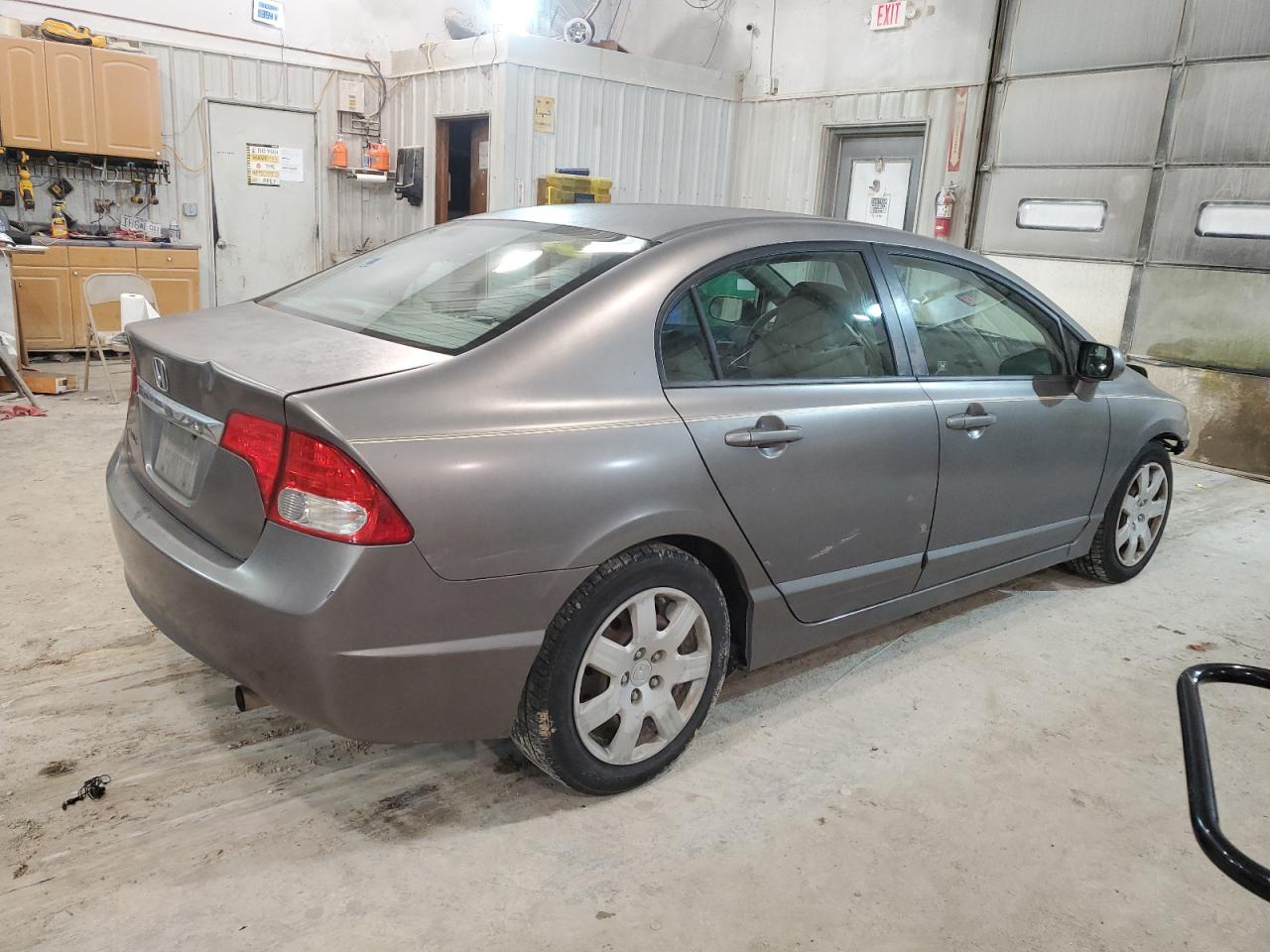 Изображение 3 2010 HONDA CIVIC LX 2010 с VIN 2HGFA1F50AH539958